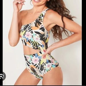Old Navy Side Cutout One-Piece Swimsuit